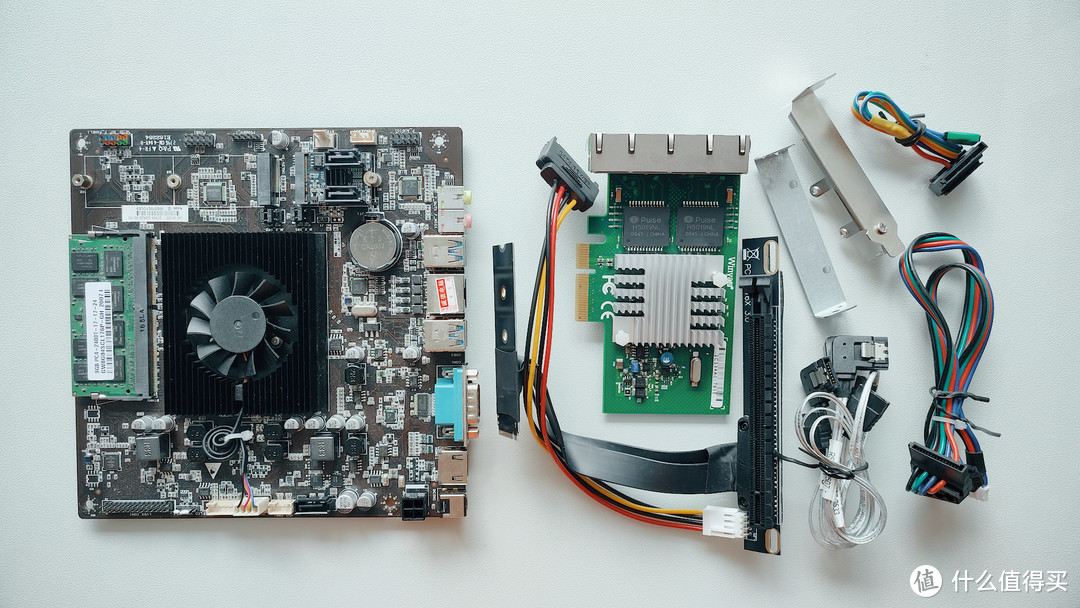 这些年折腾过的NAS第二十四期——来猜猜成本多少？J4125五网口三盘位ALL IN ONE改造！