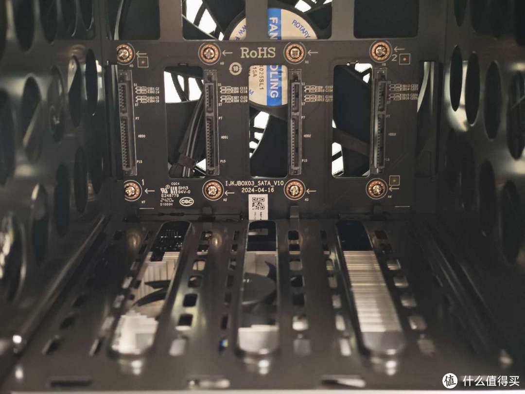 NAS对家庭来说有什么用处?双十一极空间Z4proNAS推荐家用2024 NAS对家庭来说有什么用处?双十一极空间Z4proNAS推荐家用2024