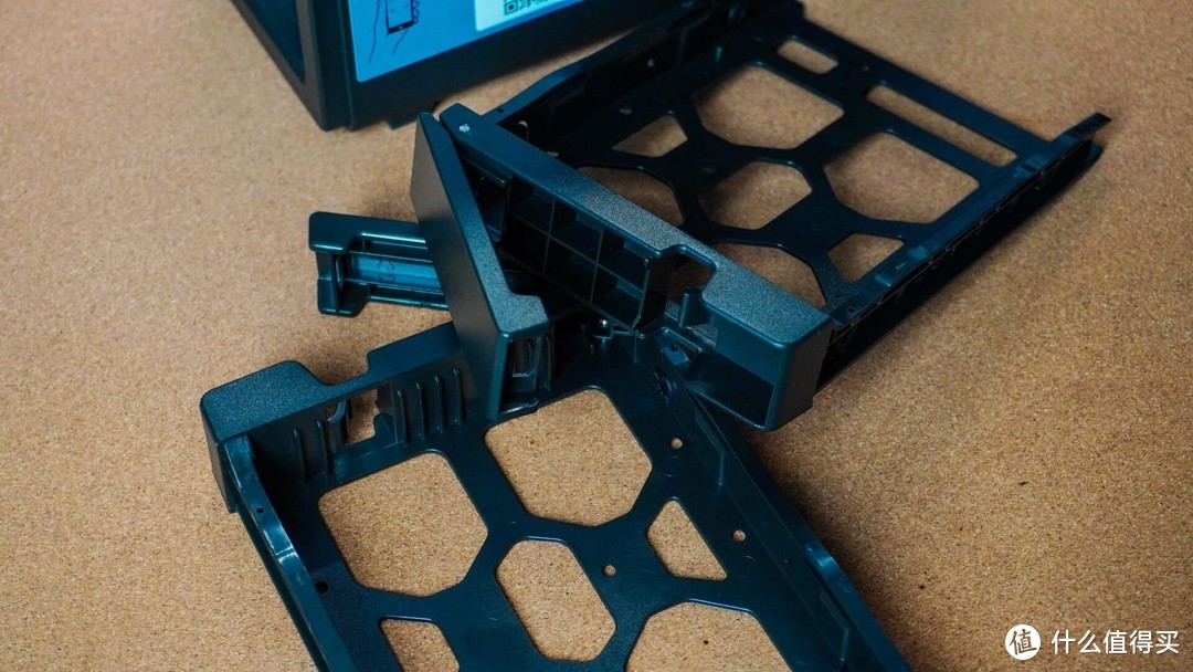 双盘位,AI图像优化,威联通TS-216为家用NAS立标杆 双盘位,AI图像优化,威联通TS-216为家用NAS立标杆