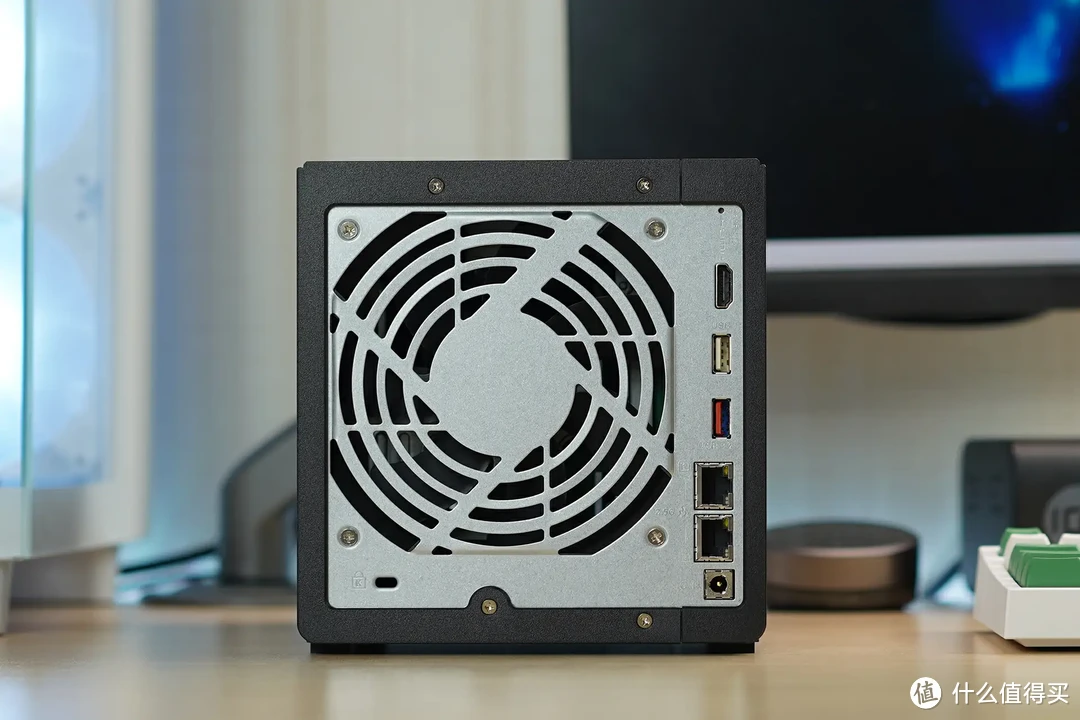 叠券后的威联通TS-464C2可能是蕞有性价比的四盘位NAS之一! 叠券后的威联通TS-464C2可能是蕞有性价比的四盘位NAS之一!