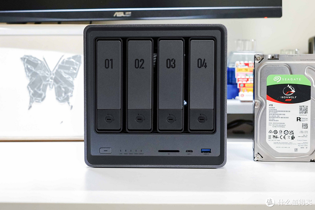 UGOS Pro还是黑群晖？用料扎实+大升级后的绿联DXP4800深度测试