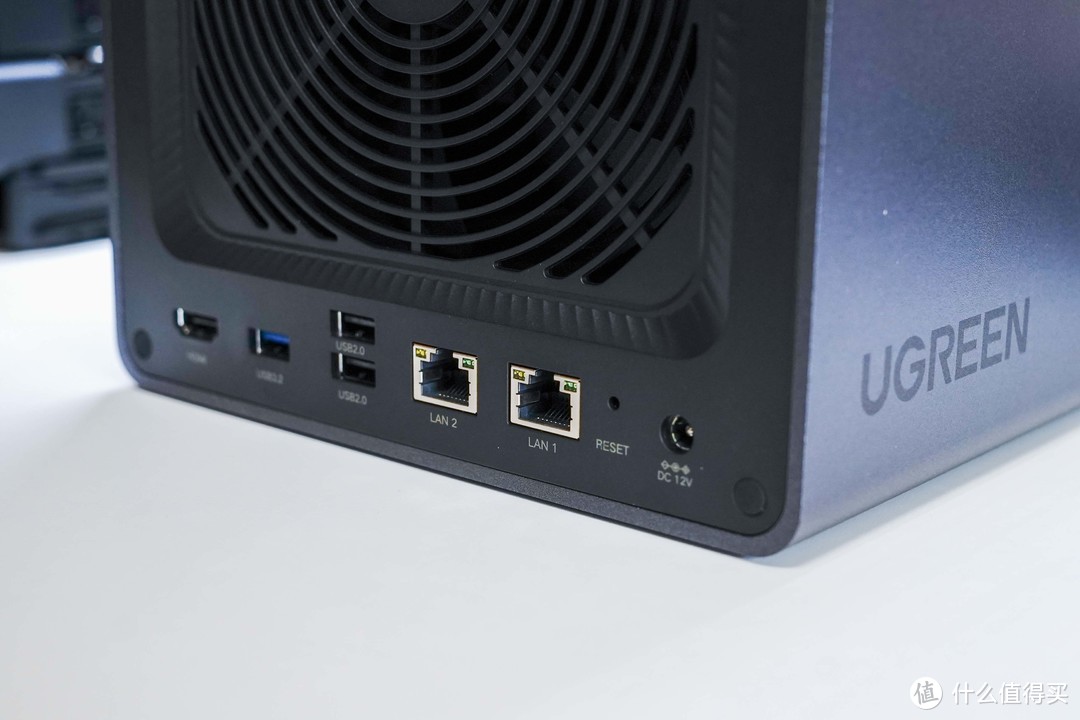 UGOS Pro还是黑群晖？用料扎实+大升级后的绿联DXP4800深度测试