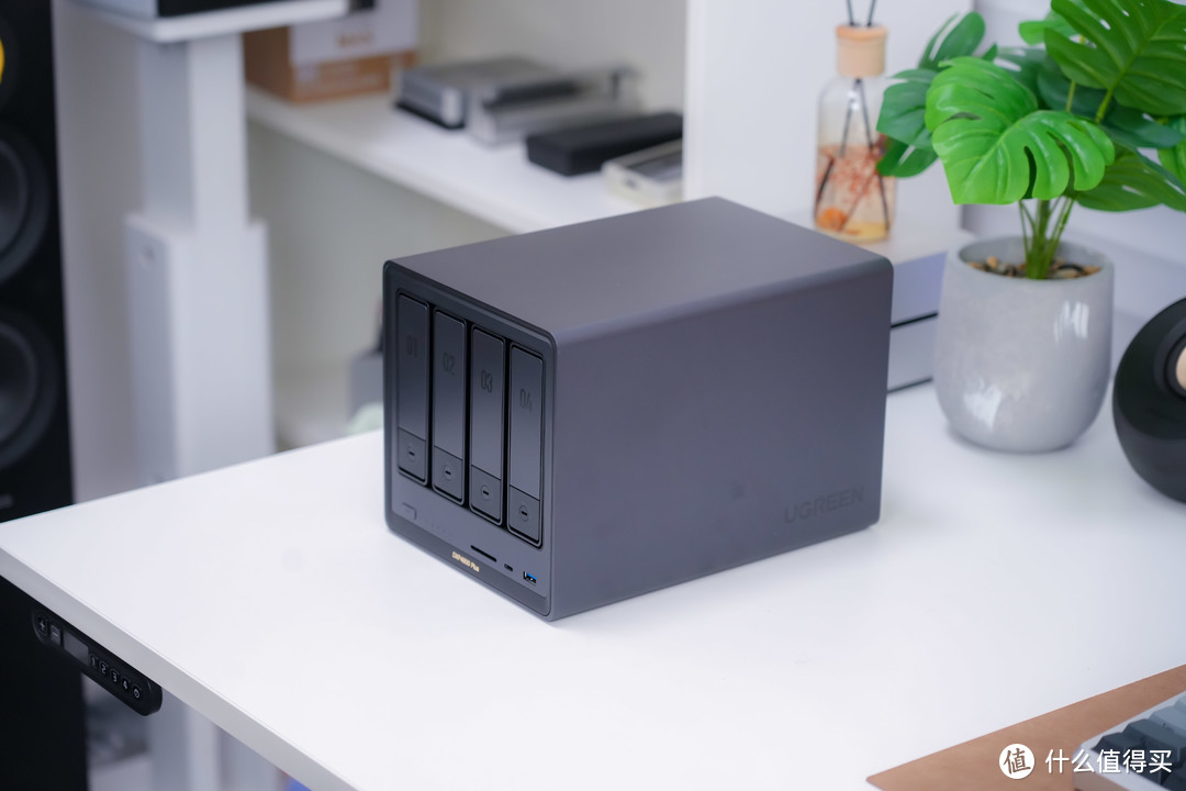 流畅++10倍，绿联NAS迎来最大升级丨天花板的硬件+最新架构底子，这个双十一到底能冲吗？