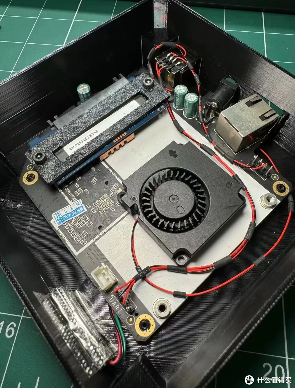 大神暴改小猫盘NAS，加装超大散热风扇，停电也能转