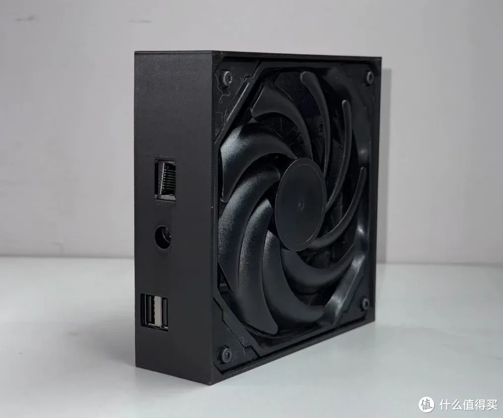 大神暴改小猫盘NAS，加装超大散热风扇，停电也能转