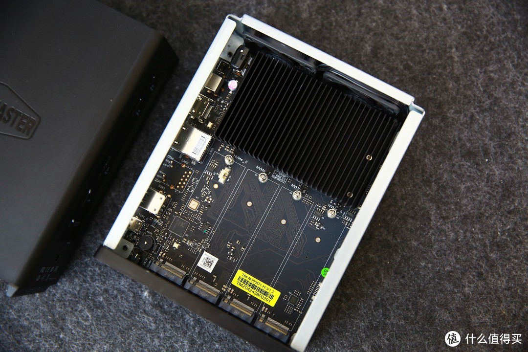 掌中性能小怪兽——铁威马F8 SSD PLUS全闪NAS使用体验 掌中性能小怪兽——铁威马F8 SSD PLUS全闪NAS使用体验