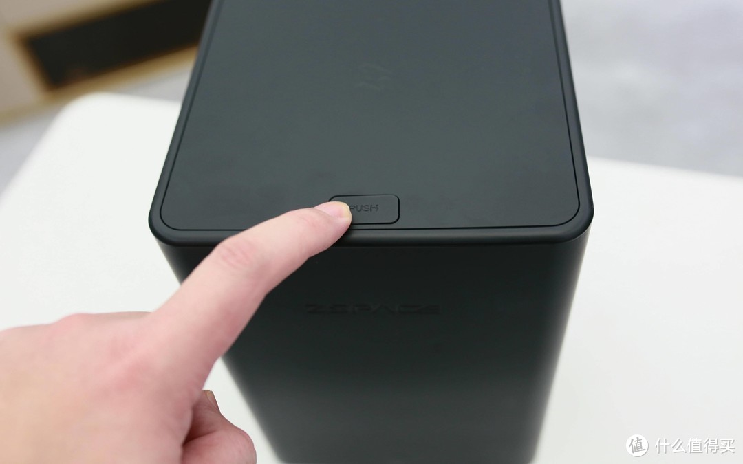 所见即所得，搭载N95、AI系统加持—极空间私有云Q4全面测评