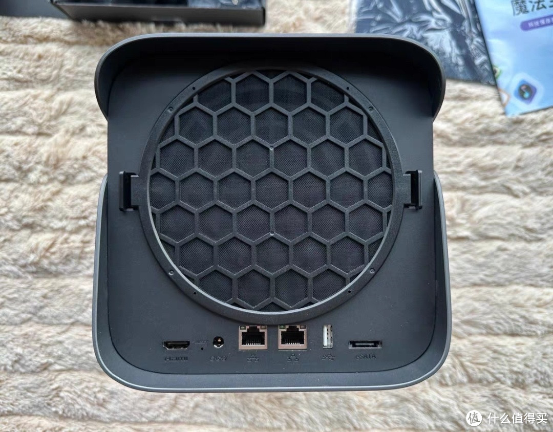 极空间Z4 Pro,我家的数据管家! 极空间Z4 Pro,我家的数据管家!