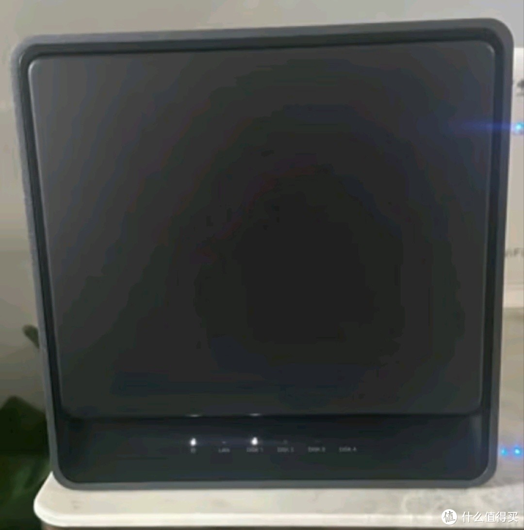 绿联私有云 DXP4800 8G 版：家庭数据的智慧中枢