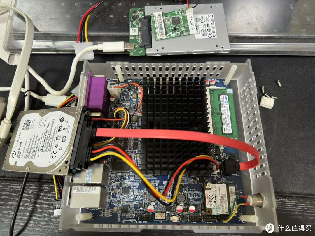 年轻人第一台NAS 100元飞牛OS