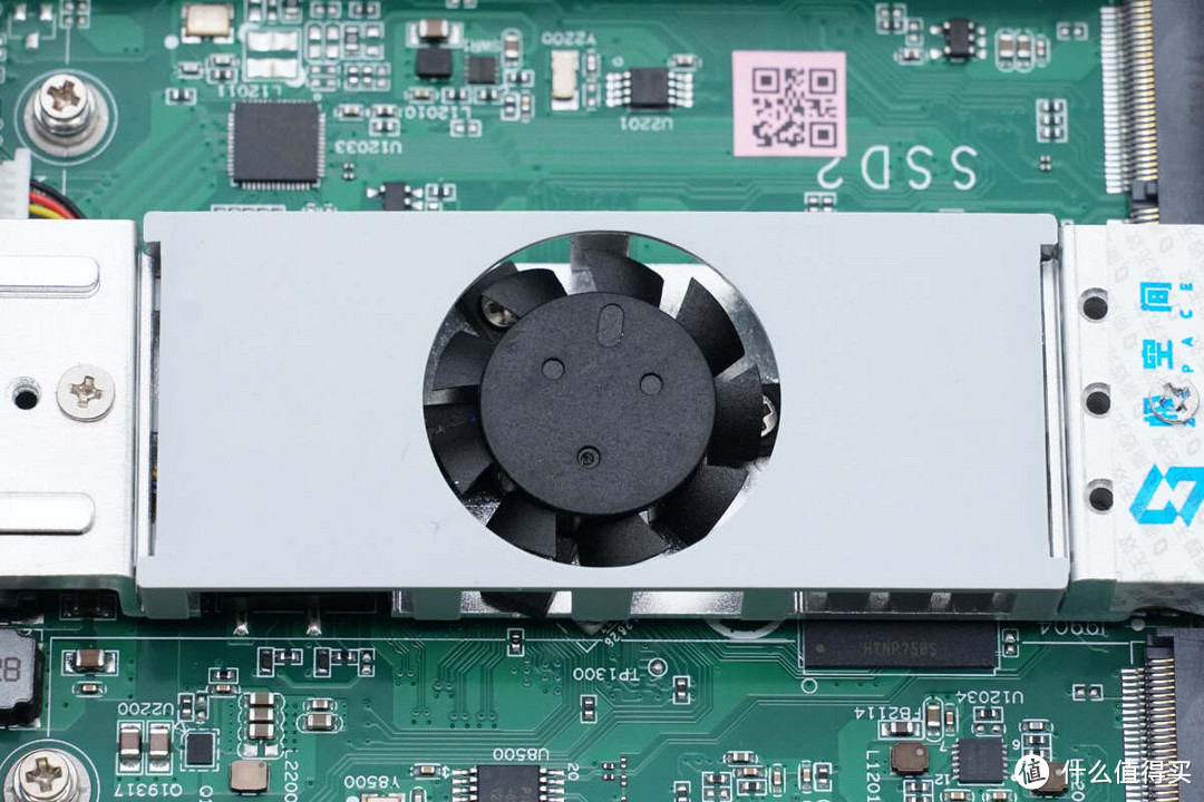 拆解报告：极空间私有云T2