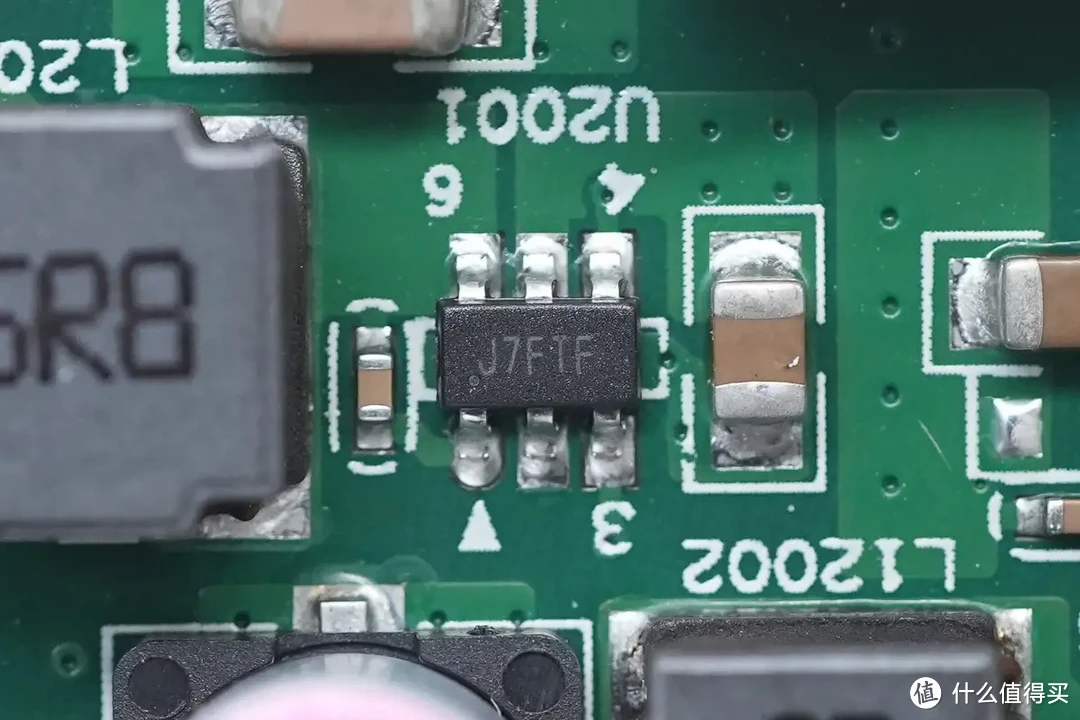 拆解报告：极空间私有云Q2C