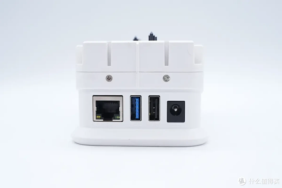 拆解报告：极空间私有云Q2C