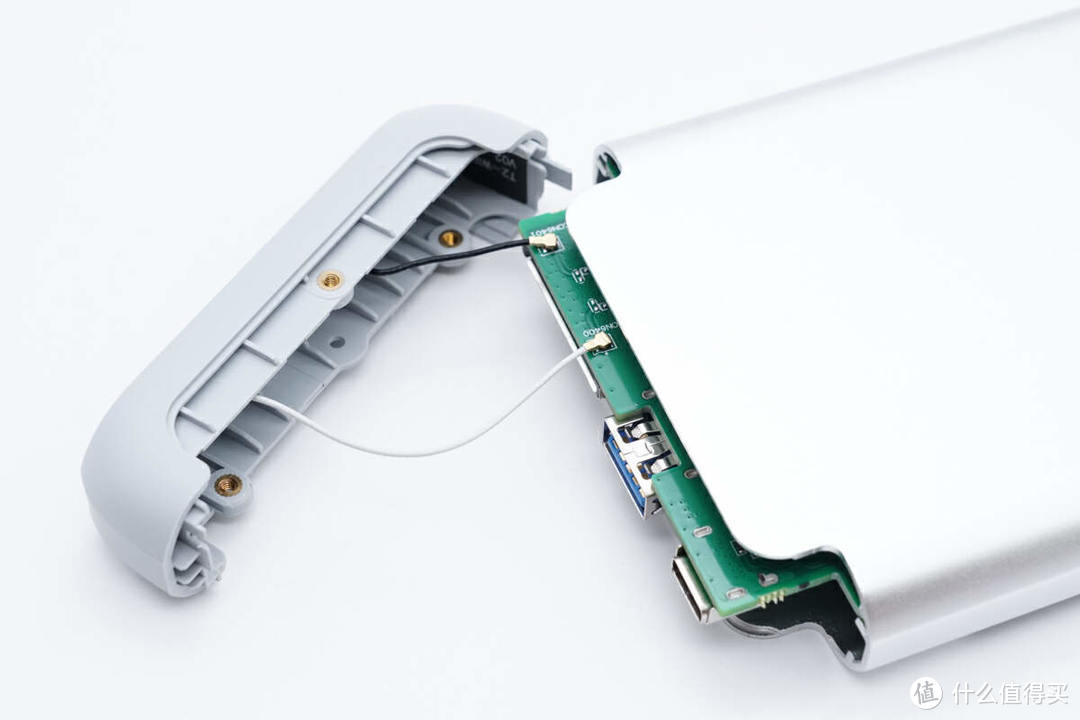 拆解报告：极空间私有云T2