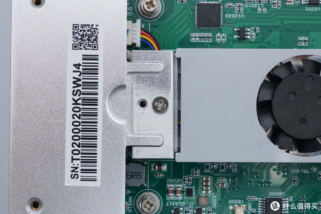 拆解报告：极空间私有云T2