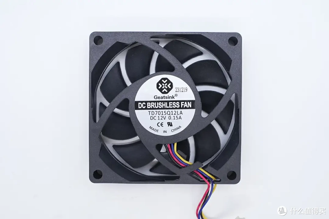 拆解报告：极空间私有云Q2C