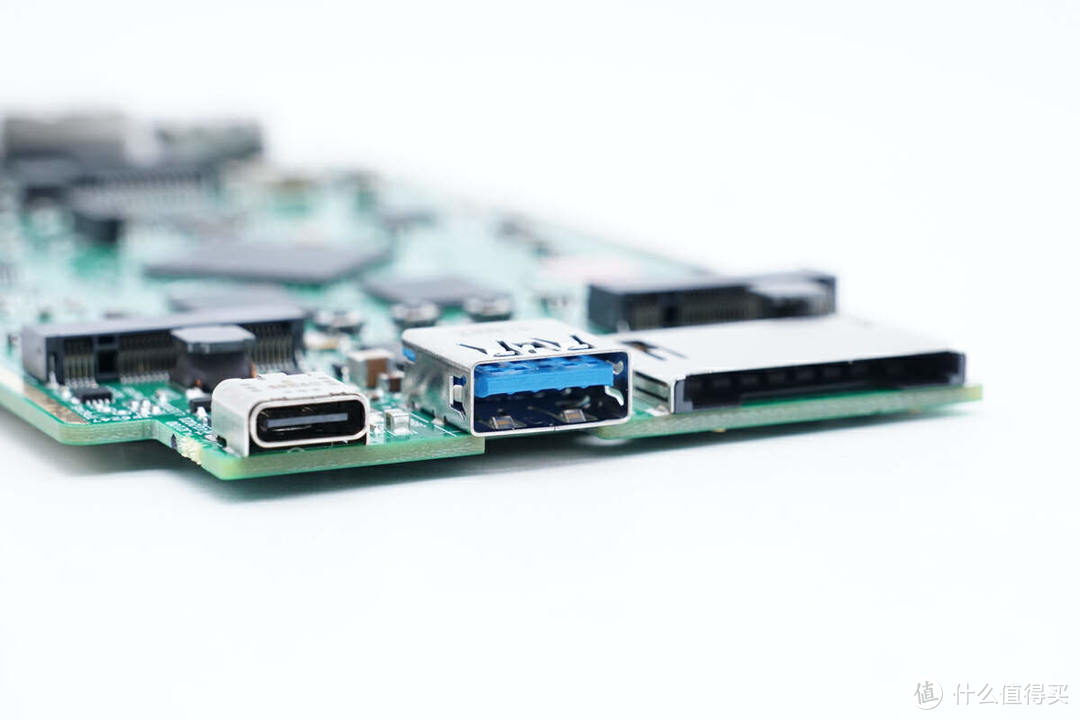 拆解报告：极空间私有云T2