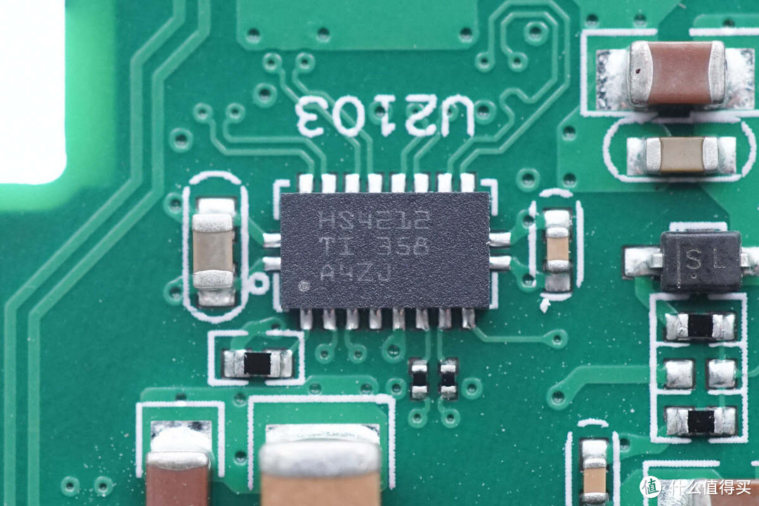 拆解报告：极空间私有云T2