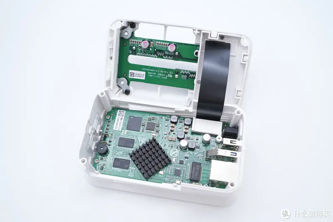 拆解报告：极空间私有云Q2C