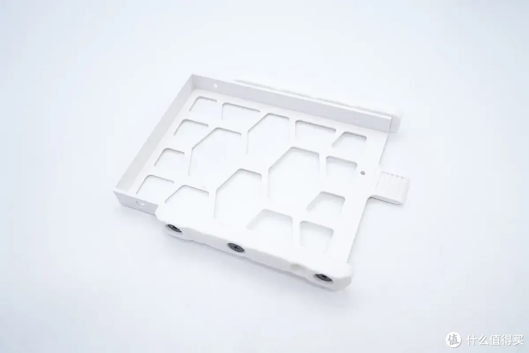 拆解报告：极空间私有云Q2C