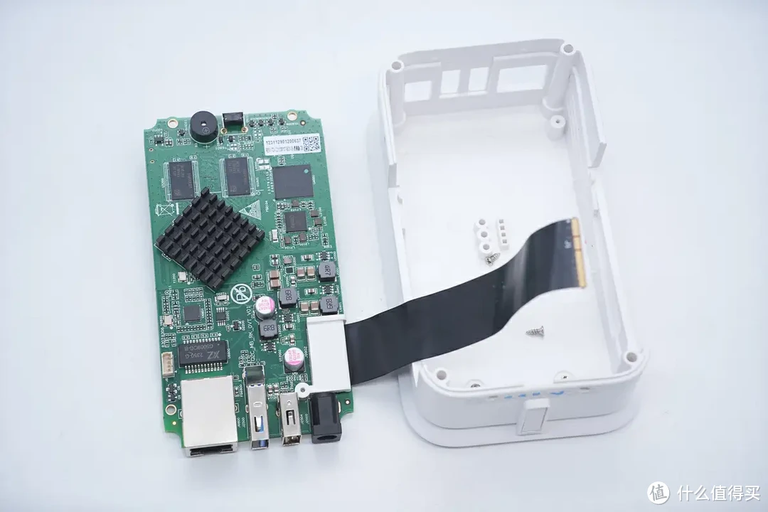 拆解报告：极空间私有云Q2C