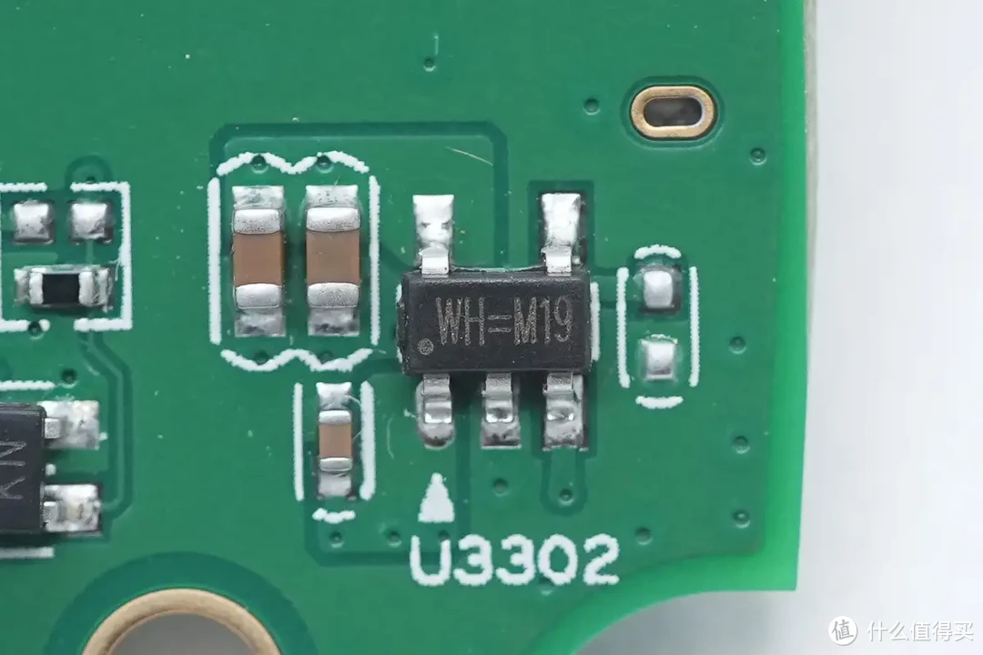 拆解报告：极空间私有云Q2C