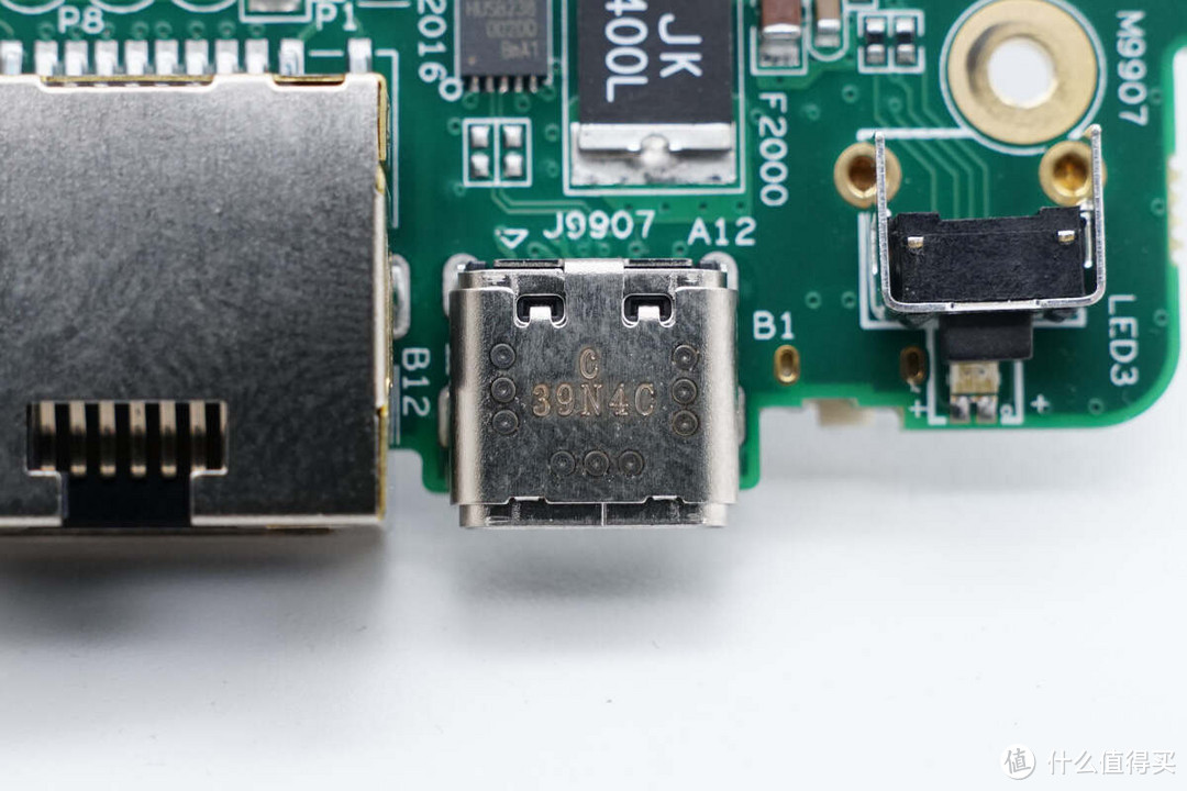 拆解报告：极空间私有云T2