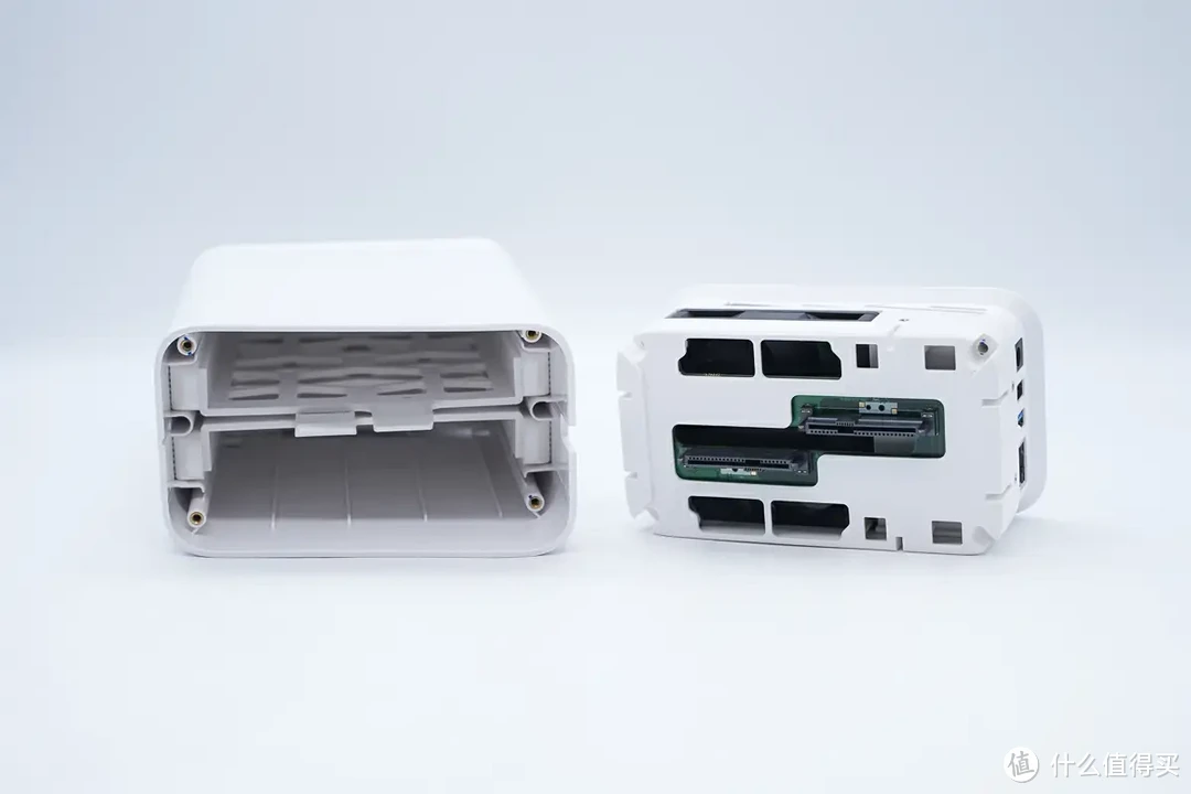 拆解报告：极空间私有云Q2C