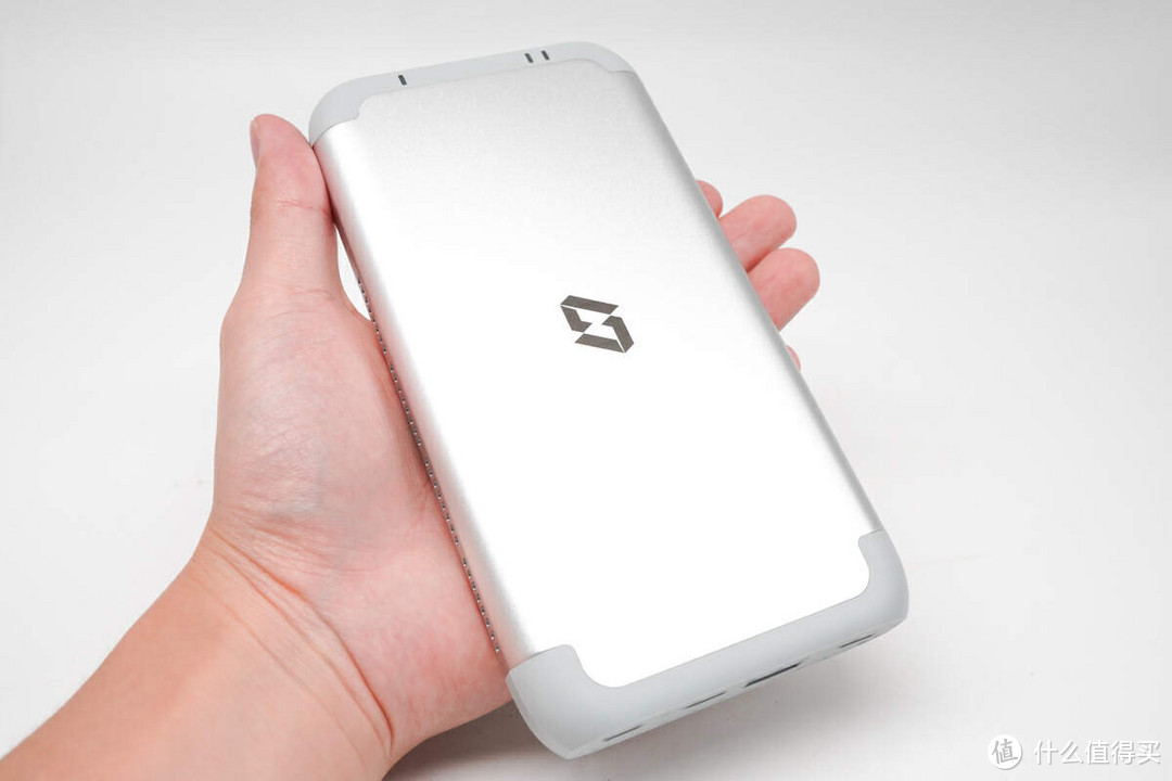 拆解报告：极空间私有云T2