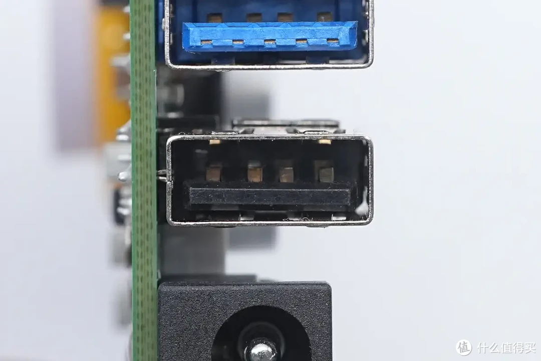 拆解报告：极空间私有云Q2C