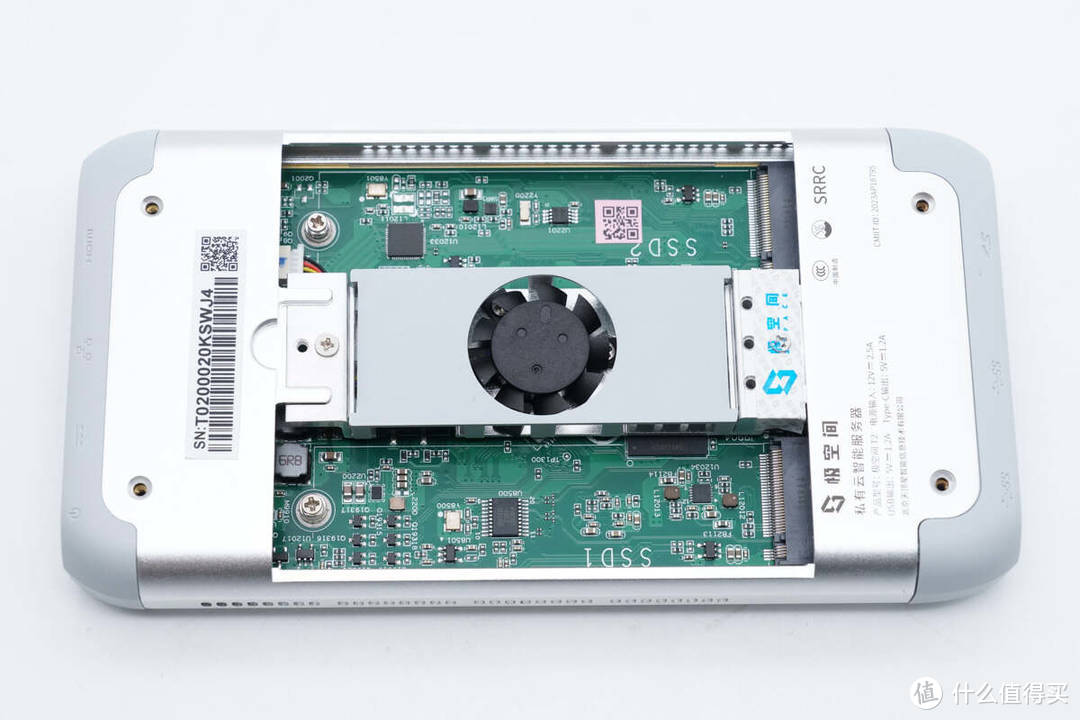 拆解报告：极空间私有云T2