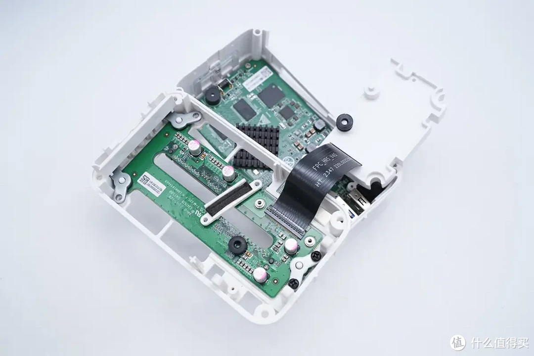 拆解报告：极空间私有云Q2C