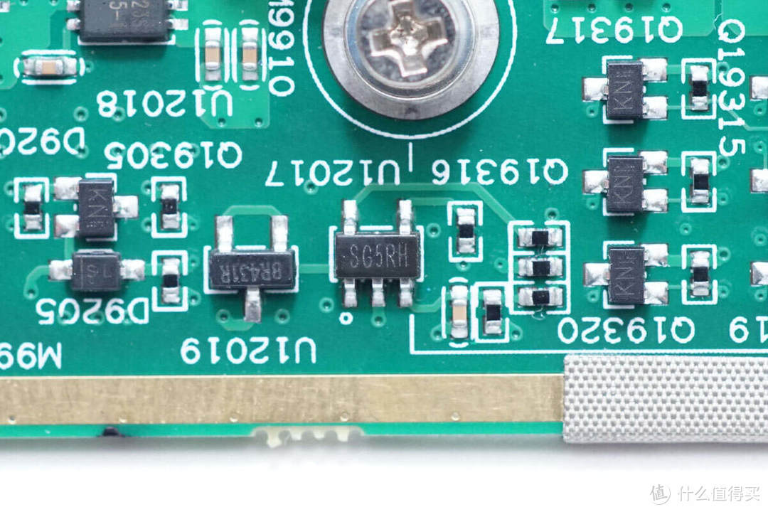 拆解报告：极空间私有云T2