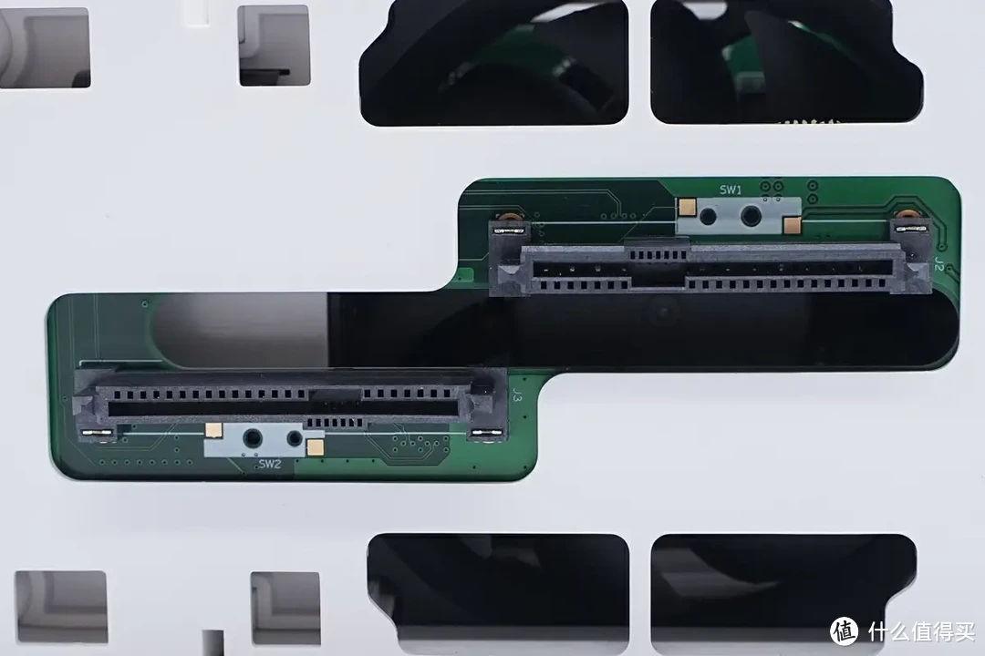 拆解报告：极空间私有云Q2C