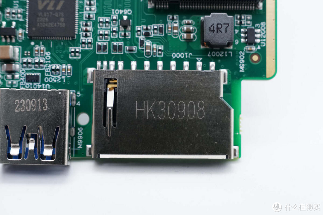 拆解报告：极空间私有云T2