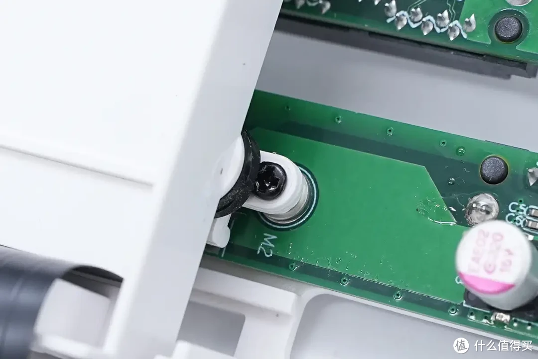 拆解报告：极空间私有云Q2C