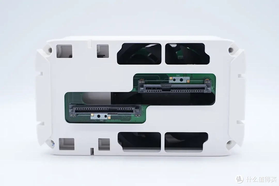 拆解报告：极空间私有云Q2C