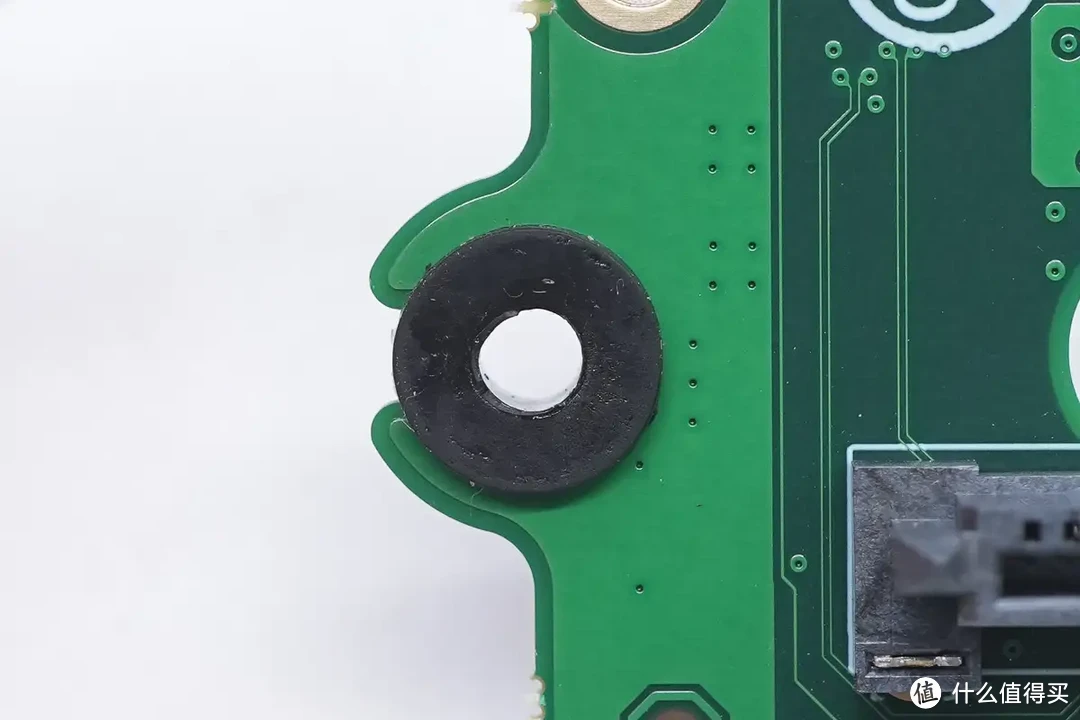 拆解报告：极空间私有云Q2C