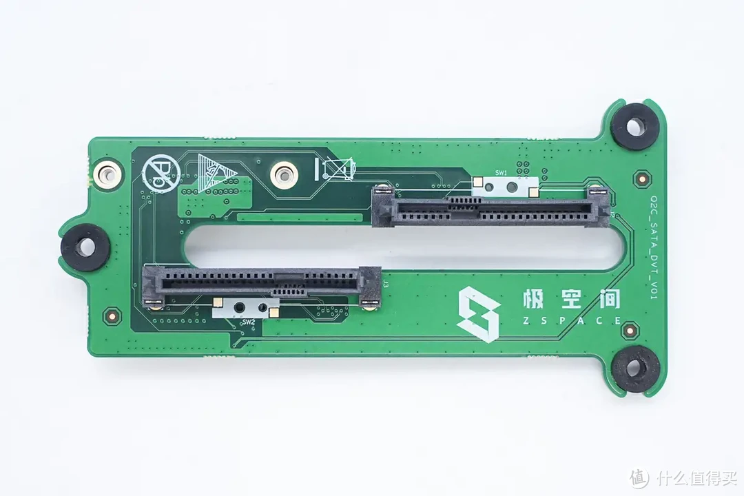 拆解报告：极空间私有云Q2C