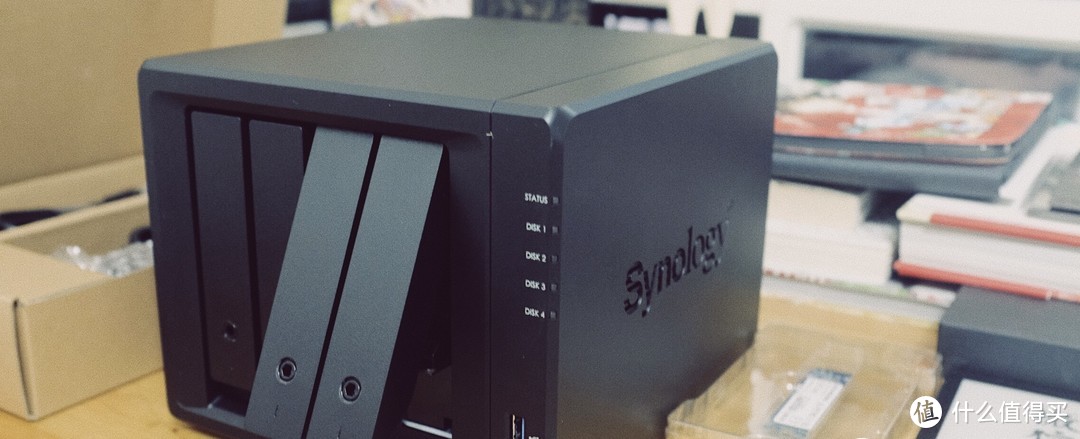 NAS领域的老品牌，有二十多年的沉淀。