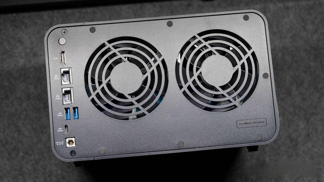 铁威马F4-424 Pro：从硬件性能、用户体验、系统功能解析