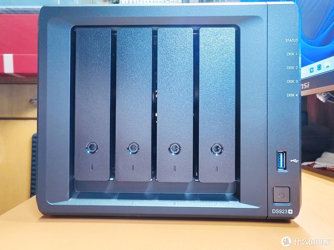 群晖DS923+：四盘位万兆NAS“全能王”