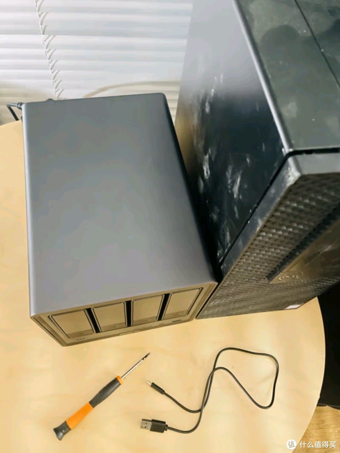 绿联私有云DXP4800 Plus，穷人的NAS逆袭！