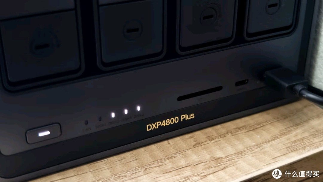 绿联私有云DXP4800 Plus，穷人的NAS逆袭！