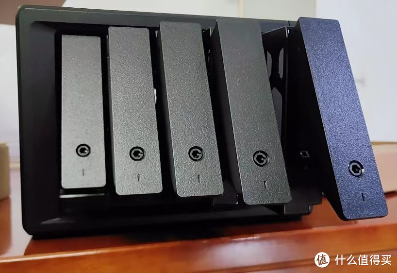 群晖DS1522+,办公好帮手 群晖DS1522+,办公好帮手