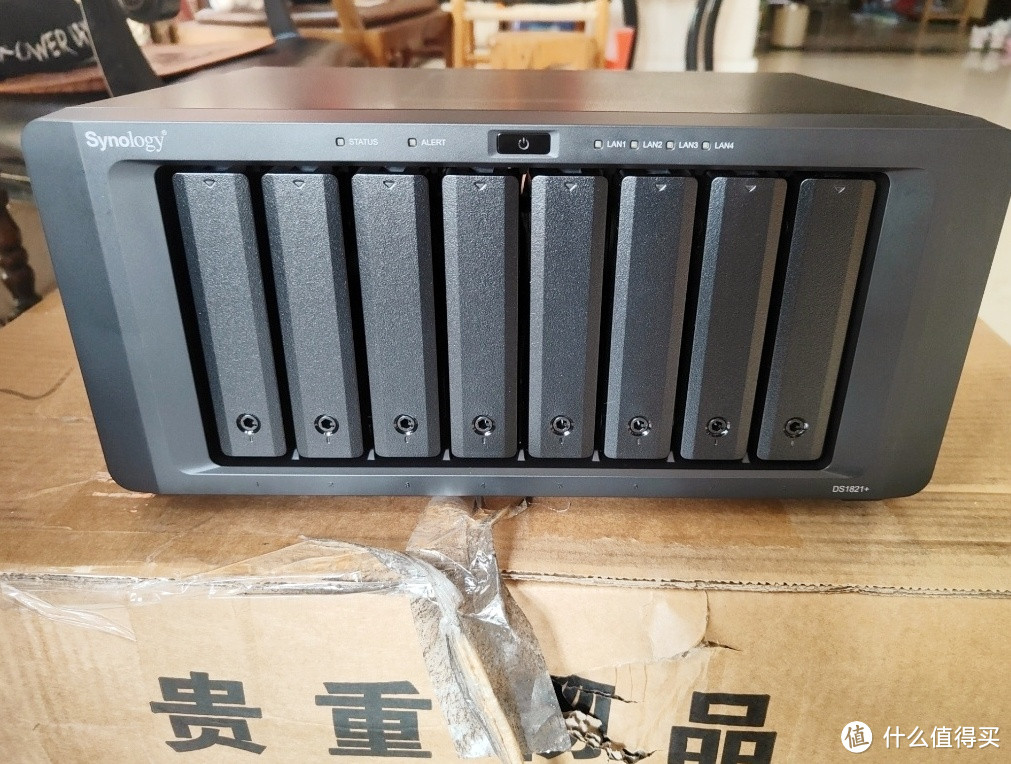 群晖DS1821+：办公好帮手，高效又省心