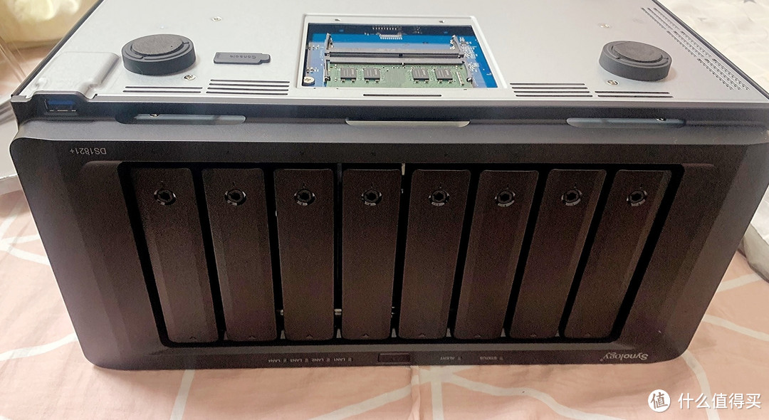 群晖DS1821+：办公好帮手，高效又省心