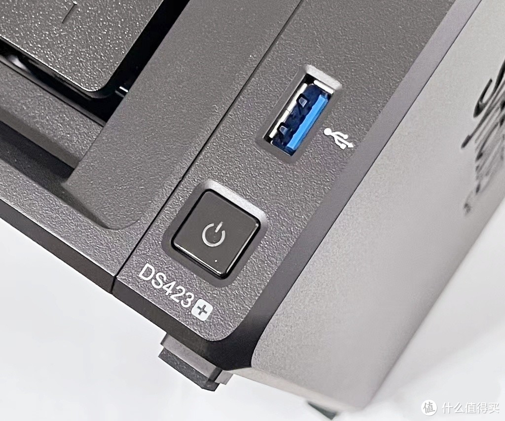 群晖DS423+：家用与小型办公室的理想之选