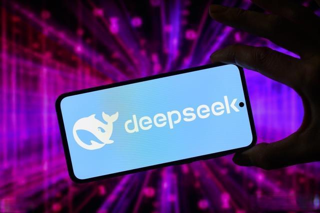 本地部署DeepSeek:用Ollama实现高效安全的AI应用 本地部署DeepSeek:用Ollama实现高效安全的AI应用