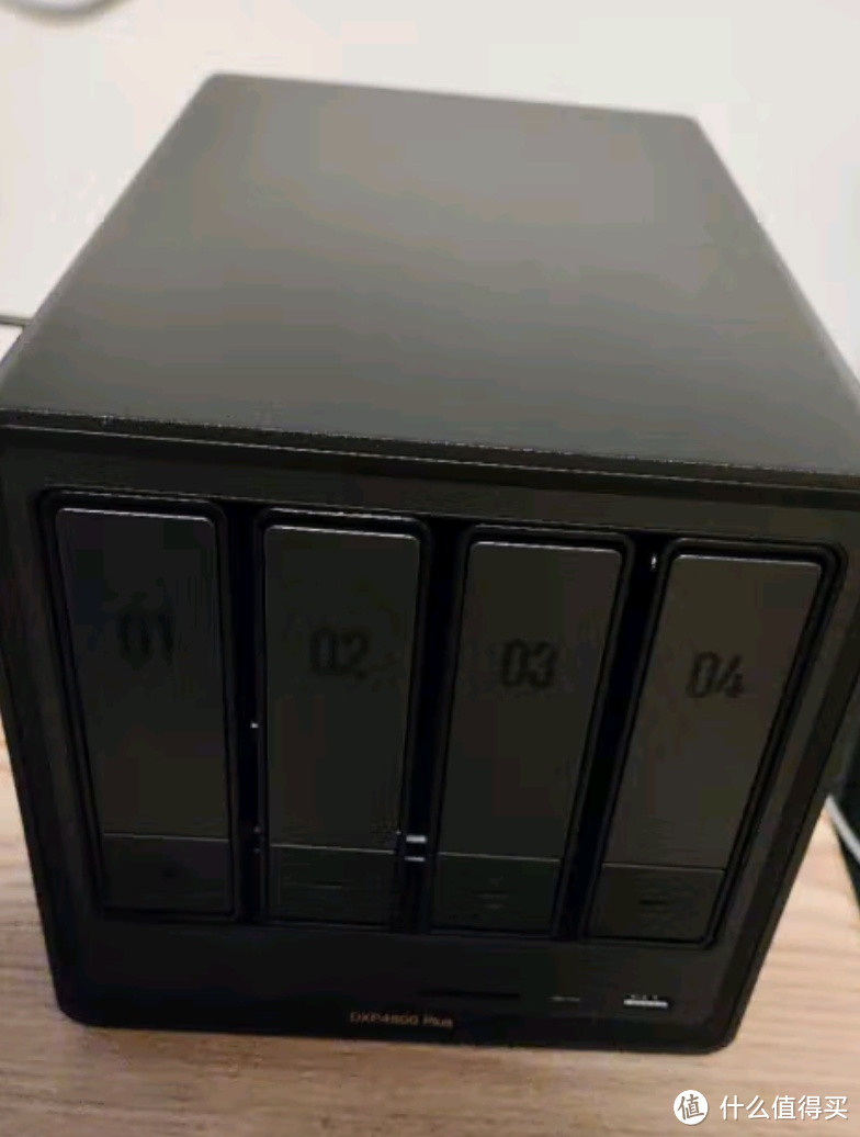 绿联私有云DXP4800Plus8G内存四盘位NAS网络存储云硬盘家庭服务器